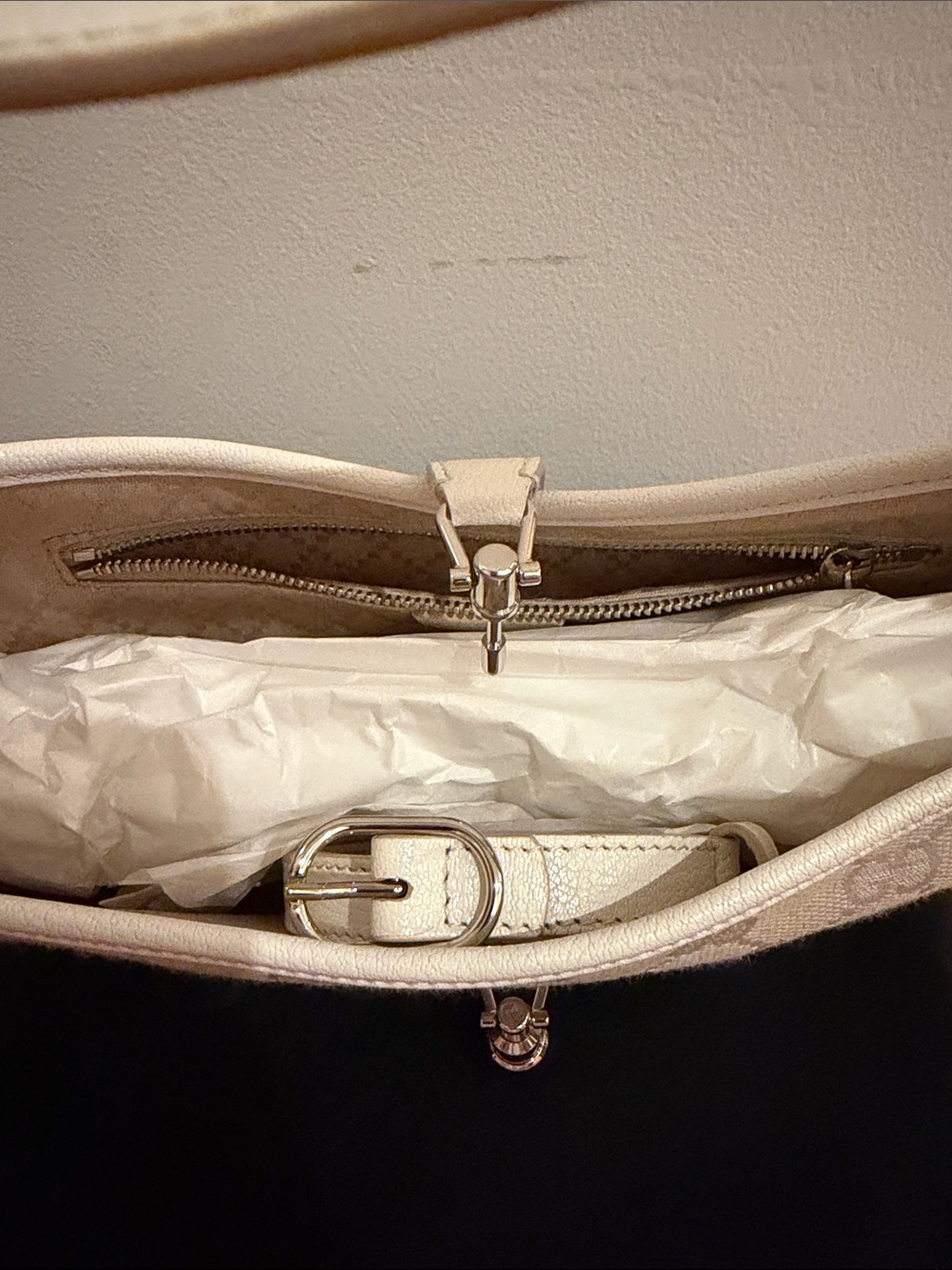 NWT Gucci Ivory Jackie Slim Medium Shoulder Bag with Silver Hardware - Picture 2 of 6